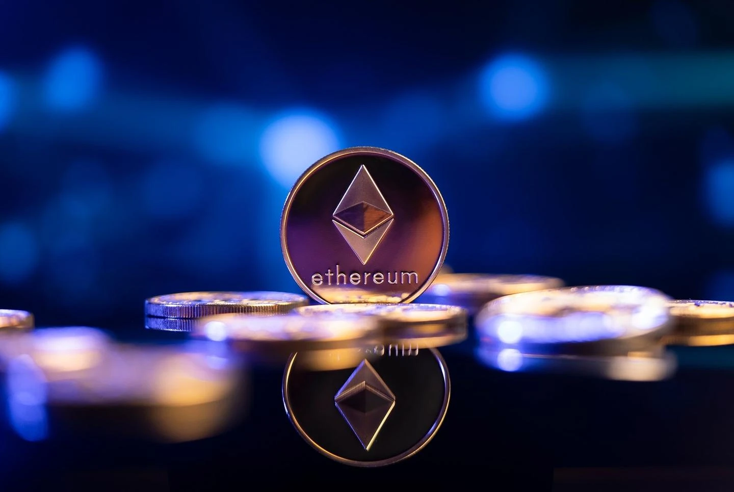 以太坊(ETH)：智能合约平台如何通过虚拟机驱动去中心化应用？